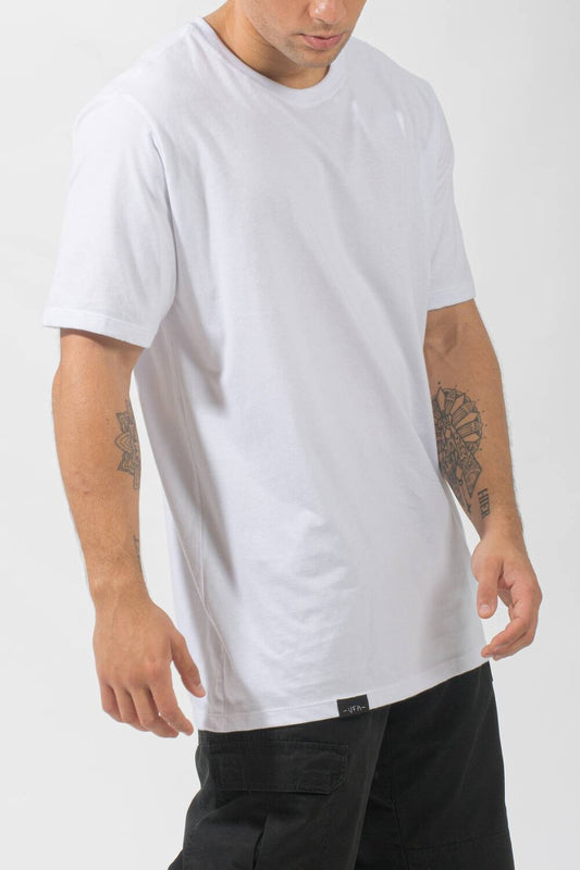 Camiseta Essential Branca