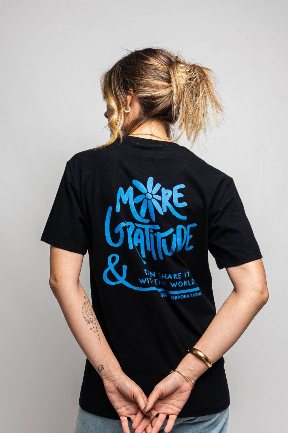 Camiseta More Gratitude Preta